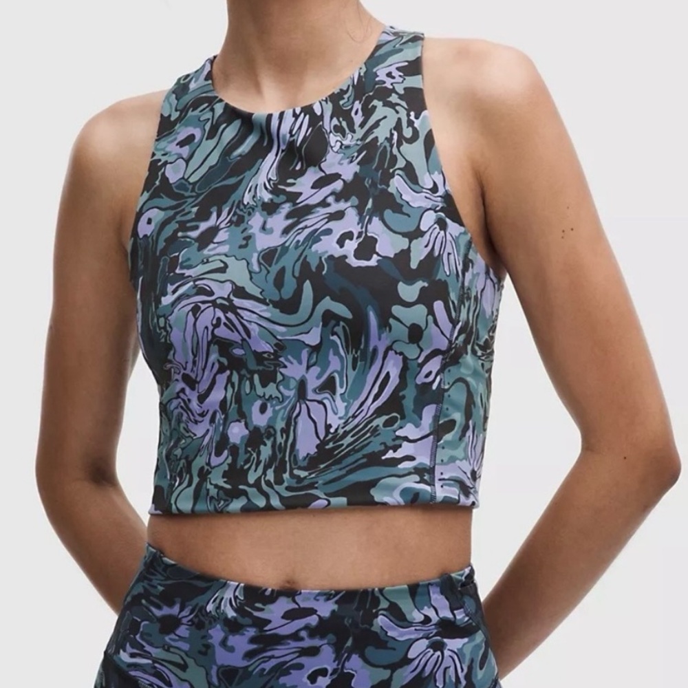 Lululemon Swift Speed Cropped Tank Top
B/C Cup in Flower Meld Multi Size 14 NWT
